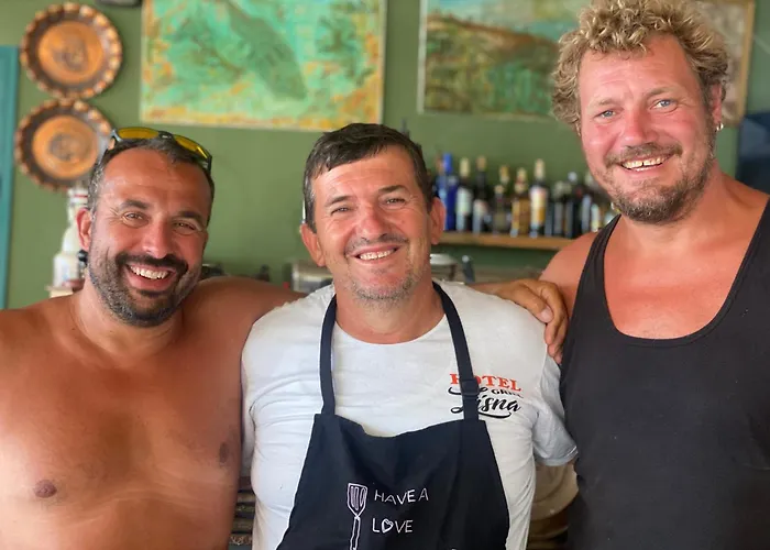 Lisna Pensjonat Deja's Ford